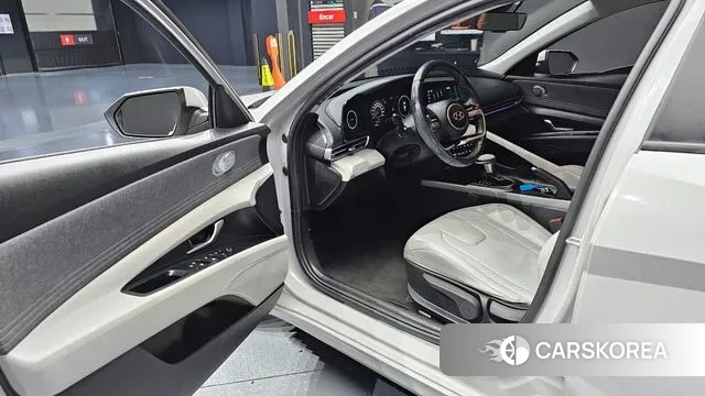 Hyundai Avante (CN7) 2022 Серебристо-серый из Кореи, фото 2