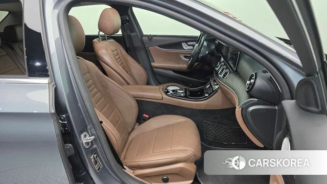 Mercedes-Benz E-Class W213 2020 Серый из Кореи, фото 2