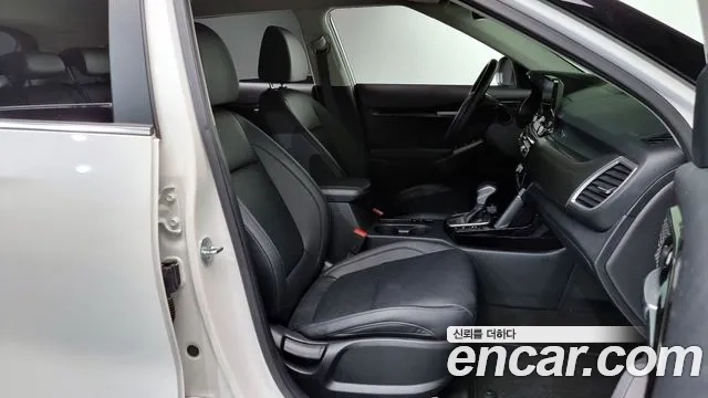 Kia Seltos 2022 Белый из Кореи, фото 2