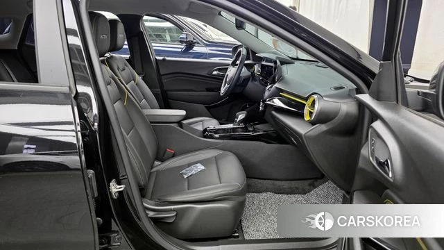 Chevrolet (GM Daewoo) Trax Crossover 2023 Черный из Кореи, фото 2