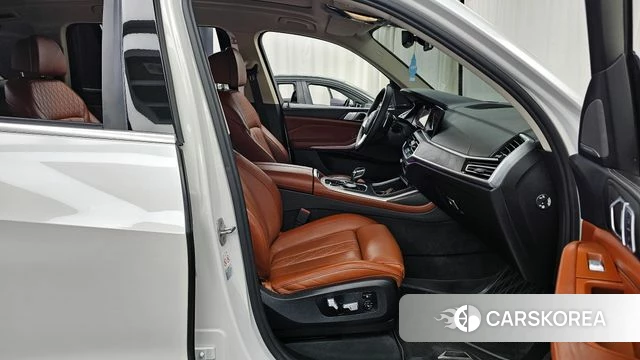BMW X7 (G07) 2022 Белый из Кореи, фото 2
