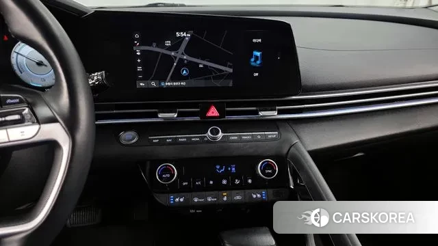 Hyundai Avante Hybrid (CN7) 2022 Белый из Кореи, фото 2