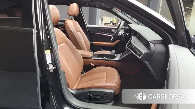 Audi A6 (C8) 2022 Черный из Кореи, фото 2