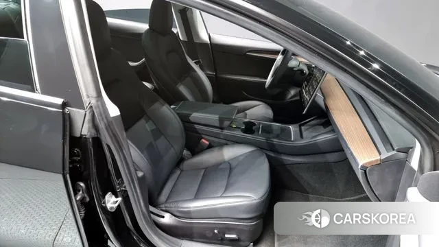 Tesla Model 3 2021 Черный из Кореи, фото 2