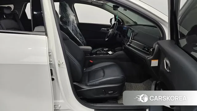 Kia Sportage 5th Generation Hybrid 2022 Белый из Кореи, фото 2