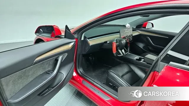 Tesla Model 3 2022 Красный из Кореи, фото 2