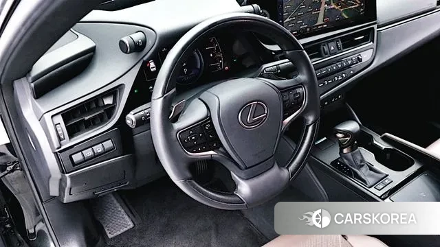 Lexus ES300h 7th generation 2023 Черный из Кореи, фото 2