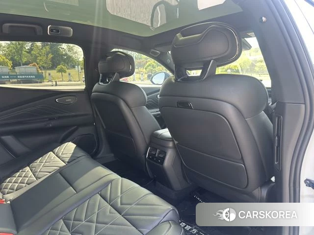 Lynk 10 EM-P 2026 Белый из Китая, фото 2