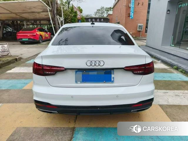 Audi A4L 2023 Белый из Китая, фото 2