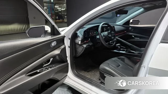 Hyundai The New Avante Hybrid (CN7) 2024 Белый из Кореи, фото 2