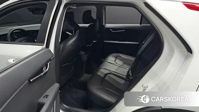 Kia Di Ol Nu Niro 2023 Белый из Кореи, фото 2