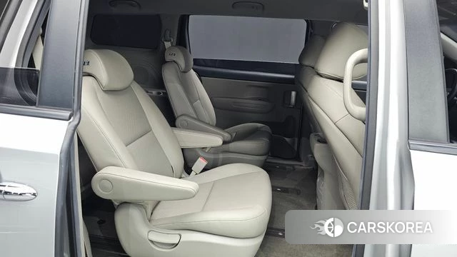Kia The New Carnival 2019 Серебряный из Кореи, фото 2