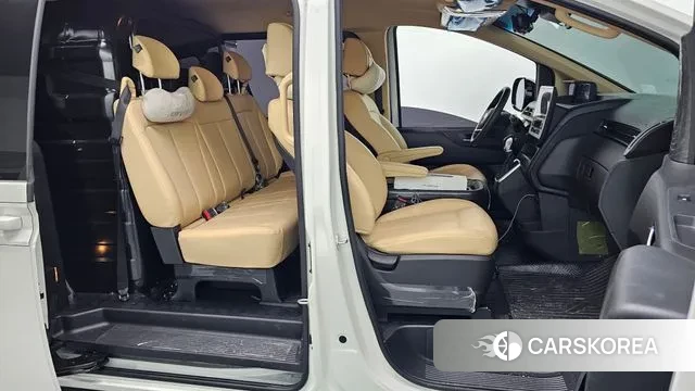 Hyundai Staria 2023 Белый из Кореи, фото 2