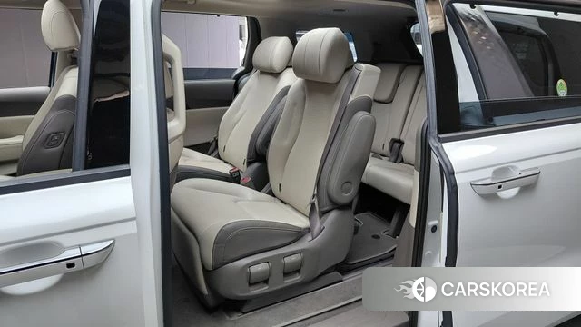 Kia Carnival 4th generation 2023 Белый из Кореи, фото 2