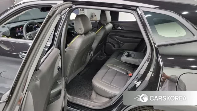 Chevrolet (GM Daewoo) Trax Crossover 2024 Черный из Кореи, фото 2