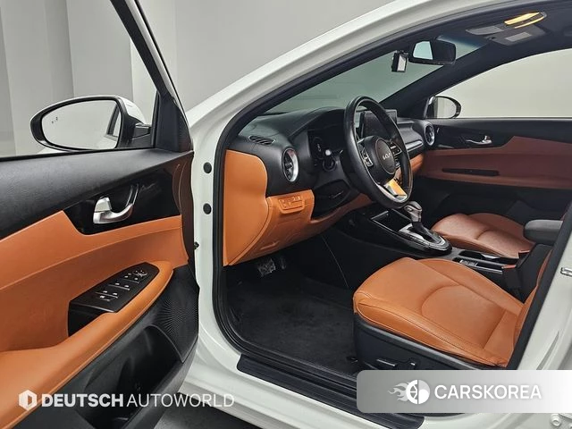 Kia The New K3 2nd generation 2021 Белый из Кореи, фото 2