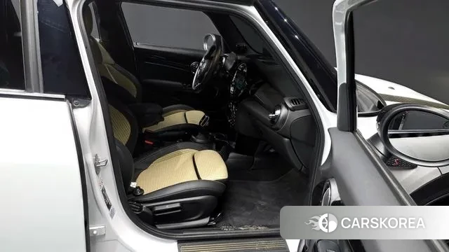 Mini Cooper S 2023 Белый из Кореи, фото 2