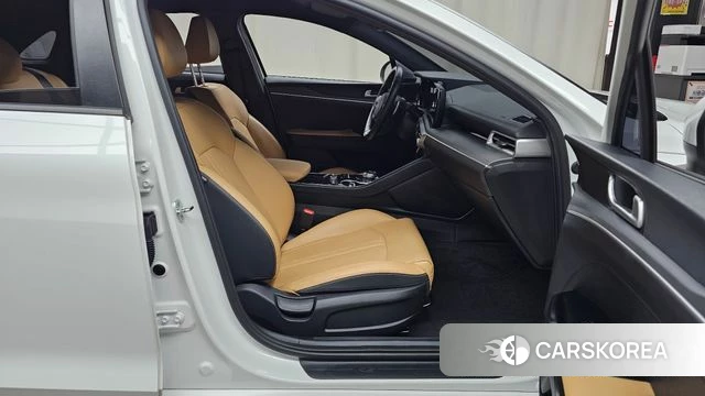 Kia K5 3rd generation 2022 Белый из Кореи, фото 2