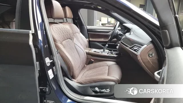 BMW 7 Series (G11) 2018 Черный из Кореи, фото 2