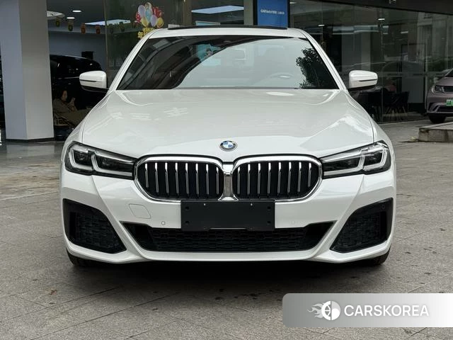 BMW 5 series 2021 Белый из Китая, фото 2