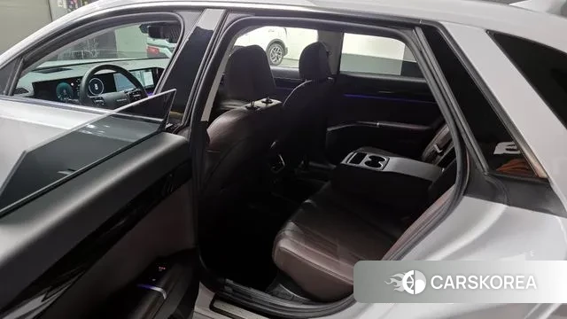 Hyundai Grandeur Hybrid (GN7) 2023 Белый из Кореи, фото 2