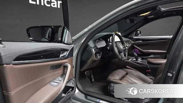 BMW 5 Series (G30) 2022 Цвет тростника из Кореи, фото 2