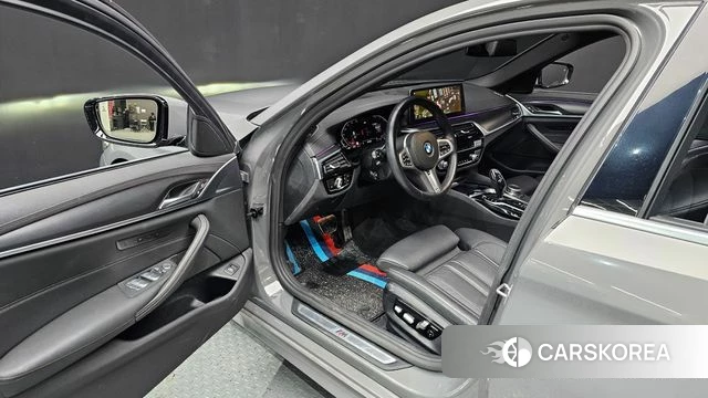 BMW 5 Series (G30) 2022 Серый из Кореи, фото 2