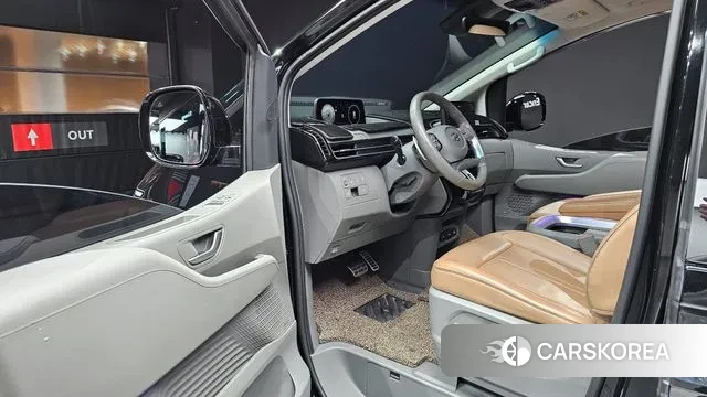 Hyundai Staria 2022 Черный из Кореи, фото 2