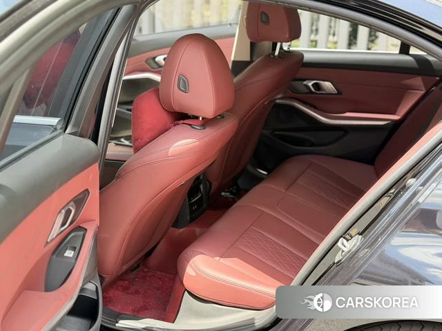 BMW 3 series 2024 Черный из Китая, фото 2