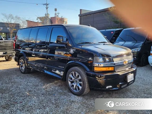 Chevrolet Express Van 2024 Черный из Кореи, фото 2