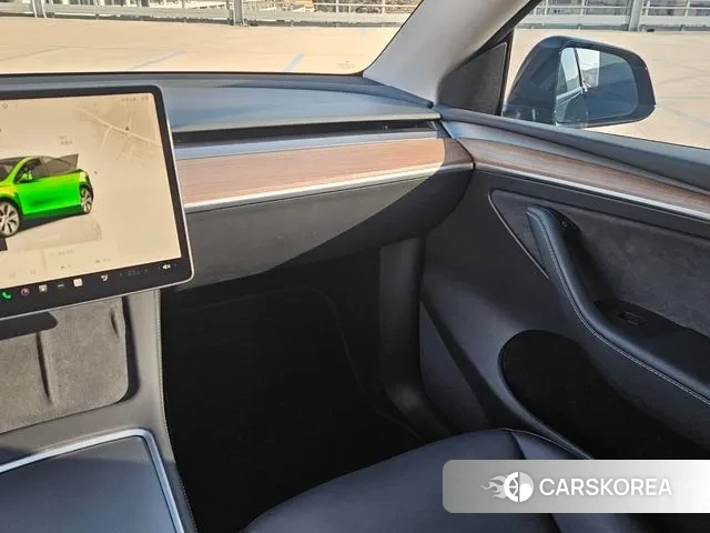 Tesla Model Y 2022 Черный из Кореи, фото 2