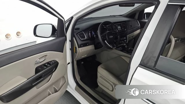 Kia The New Carnival 2019 Белый из Кореи, фото 2