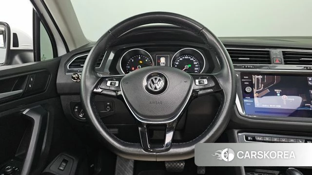 Volkswagen Tiguan second Generation 2020 Белый из Кореи, фото 2