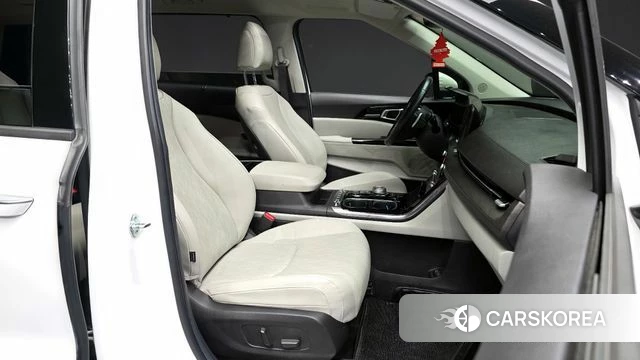 Kia Carnival 4th generation 2022 Белый из Кореи, фото 2