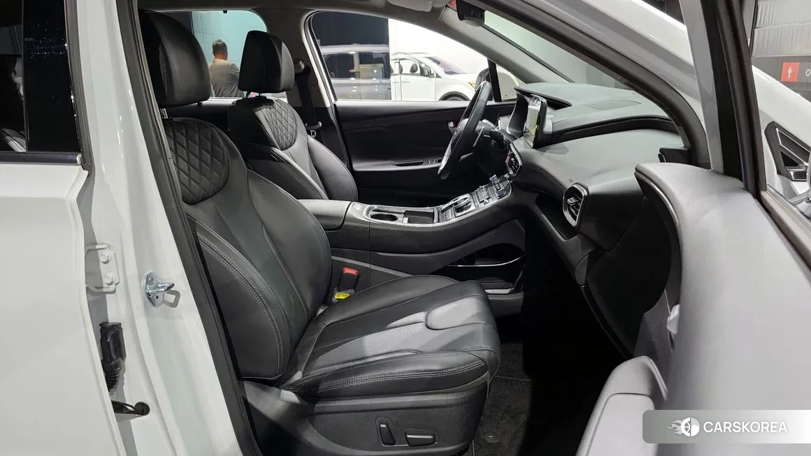 Hyundai The New Santa Fe 2023 Белый из Кореи, фото 2