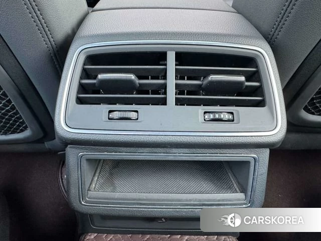 Audi A6 (import) 2022 Черный из Китая, фото 2