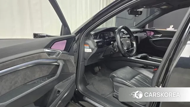 Audi e-Tron 2020 Черный из Кореи, фото 2