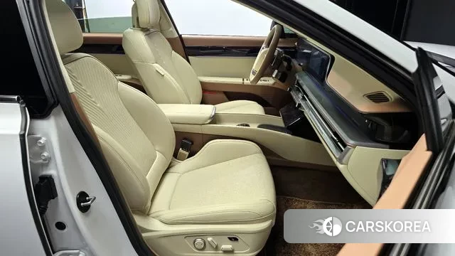 Hyundai Grandeur Hybrid (GN7) 2023 Белый из Кореи, фото 2