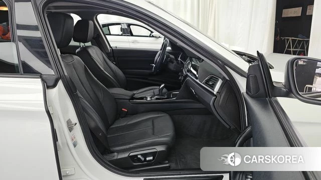 BMW 3 Series GT (F34) 2018 Белый из Кореи, фото 2