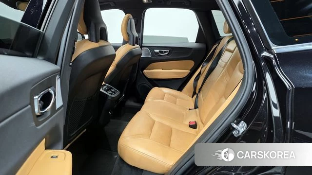Volvo XC60 second Generation 2018 Черный из Кореи, фото 2