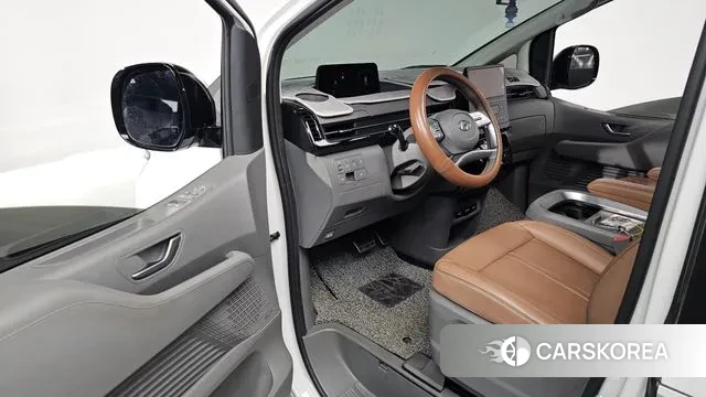 Hyundai Staria 2023 Белый из Кореи, фото 2