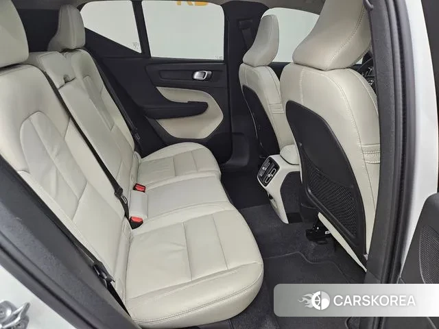 Volvo XC40 2025 Белый из Кореи, фото 2