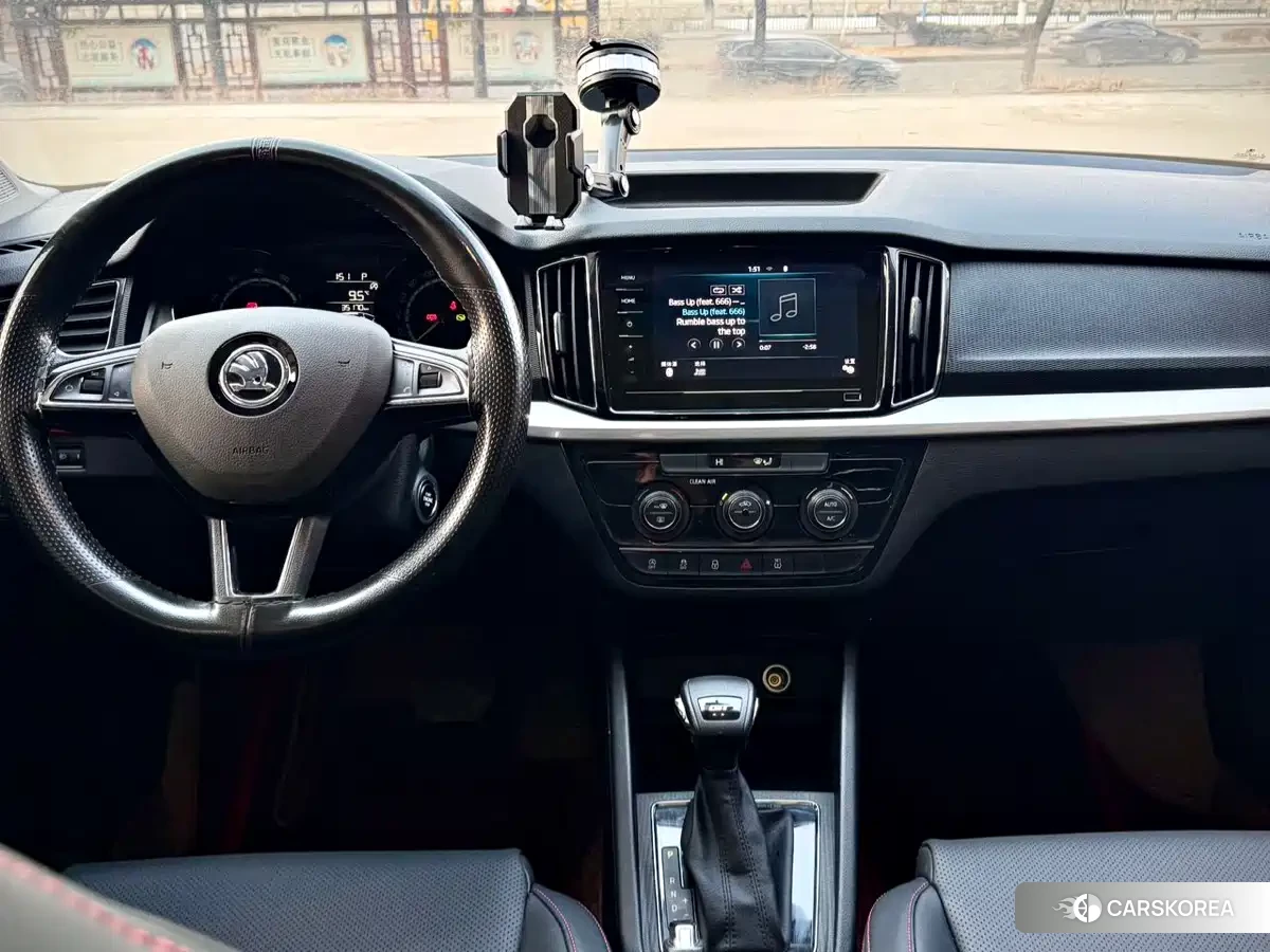 Skoda Komick 2022 Белый из Китая, фото 2