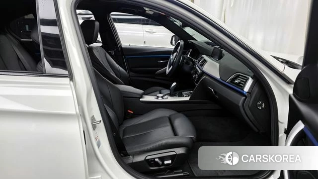 BMW 3 Series (F30) 2018 Белый из Кореи, фото 2