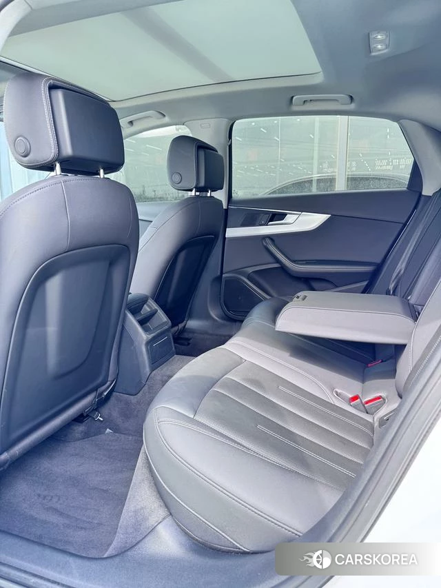 Audi A4L 2021 Белый из Китая, фото 2