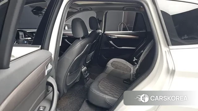 BMW X1 (F48) 2021 Белый из Кореи, фото 2