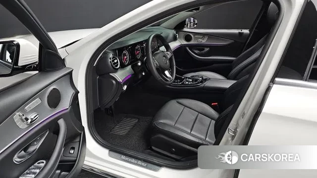 Mercedes-Benz E-Class W213 2018 Белый из Кореи, фото 2