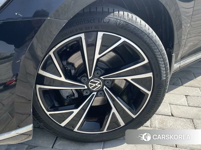 Volkswagen Magotan 2022 Черный из Китая, фото 2