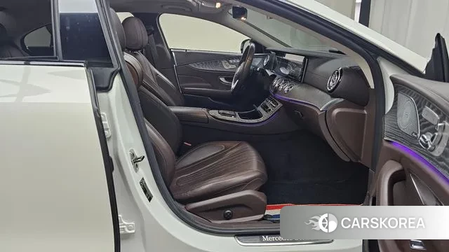 Mercedes-Benz CLS-Class C257 2021 Белый из Кореи, фото 2