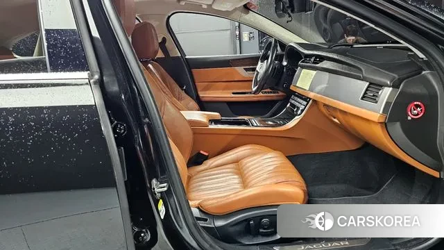 Jaguar XF (X260) 2018 Черный из Кореи, фото 2